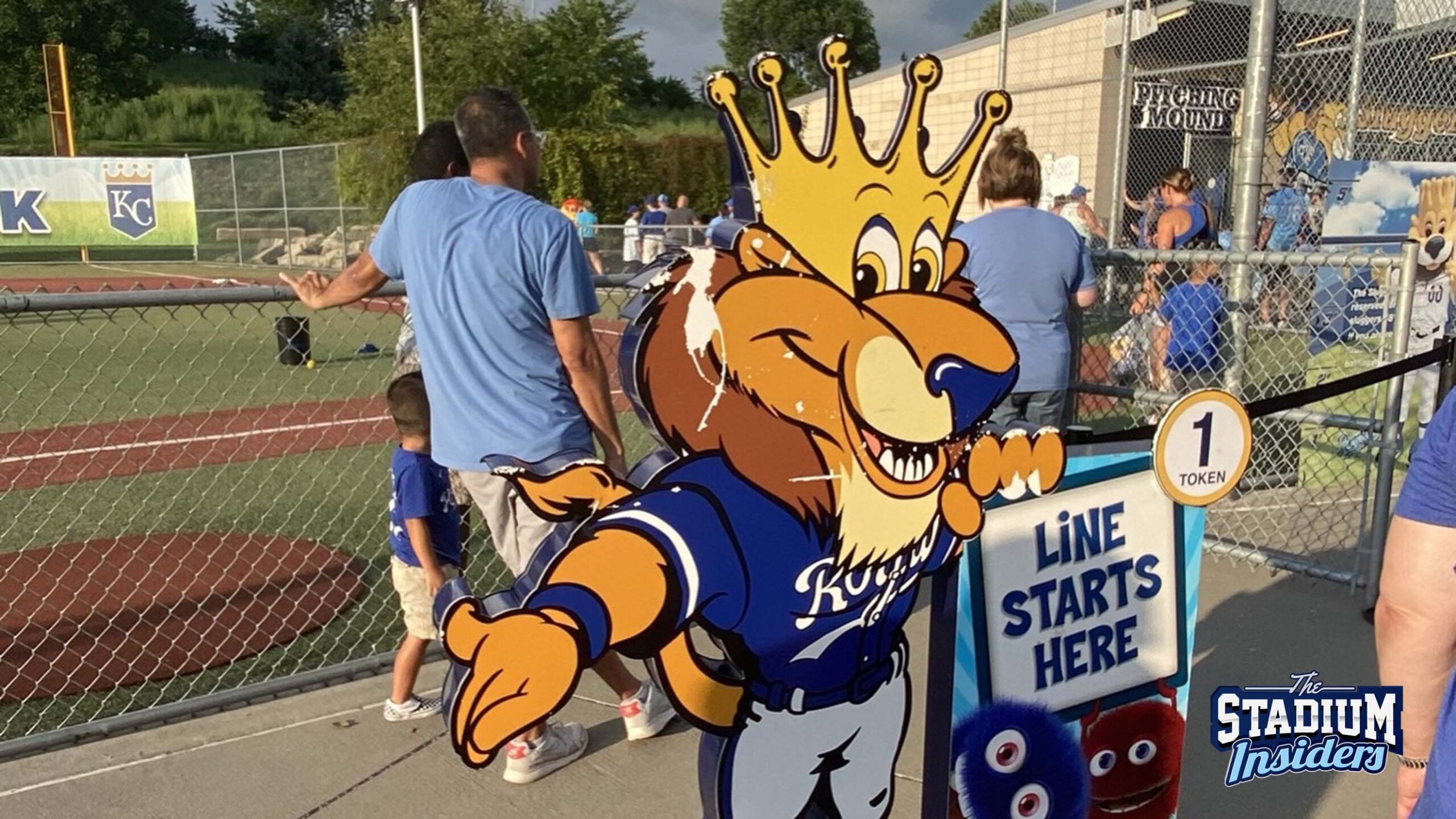 Photograph with Sluggerrr line