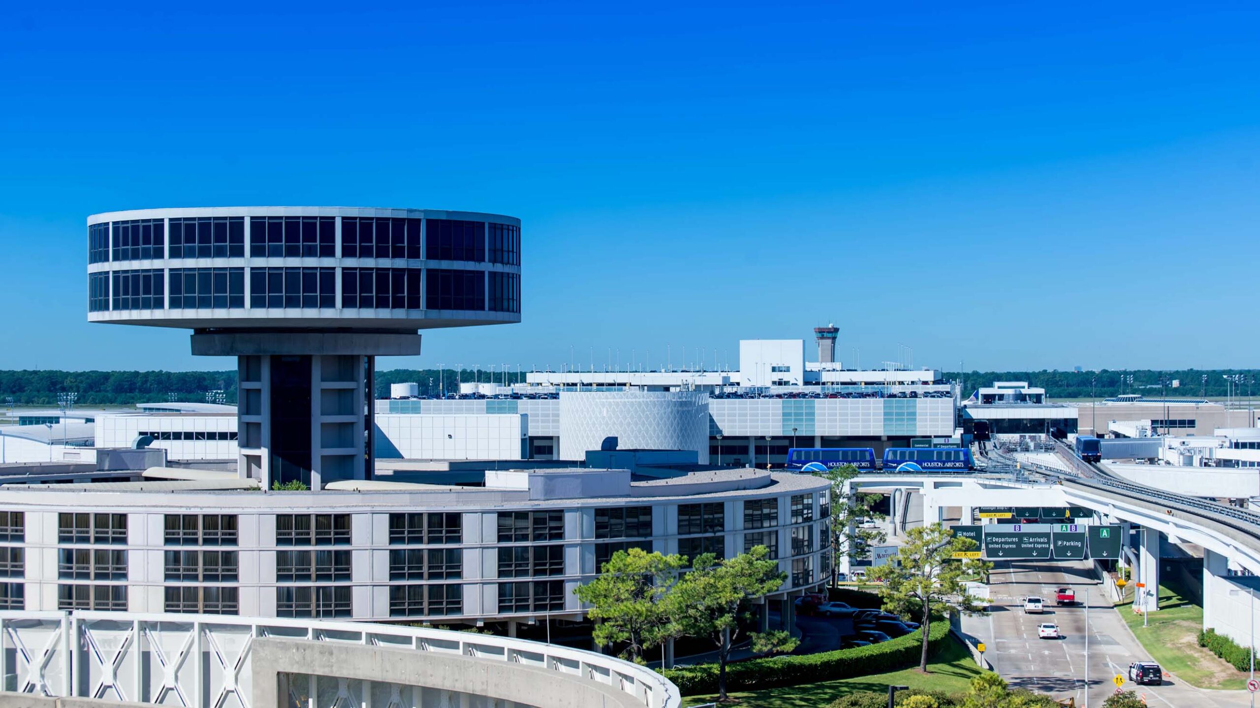 George Bush Intercontinental Airport (IAH)